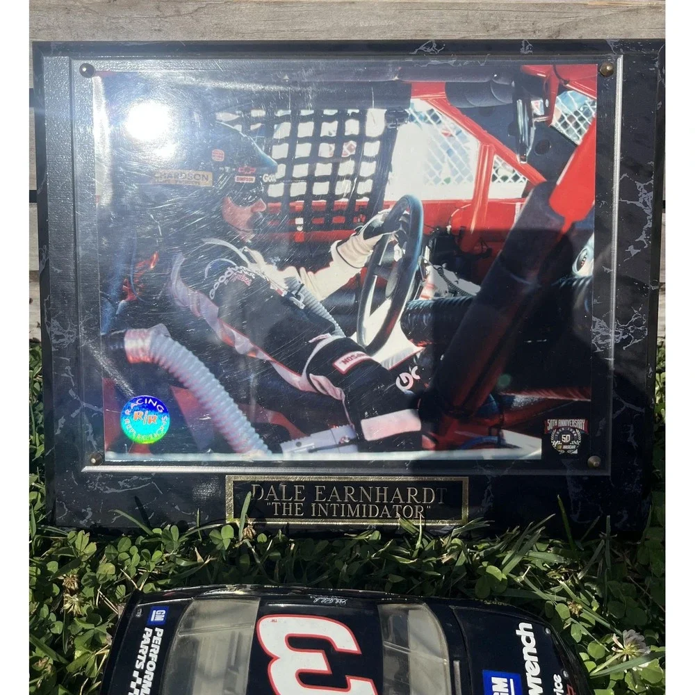 Dale Earnhardt‎ Intimidator NASCAR Photo Plaque + No 3 Goodwrench Diecast Car
